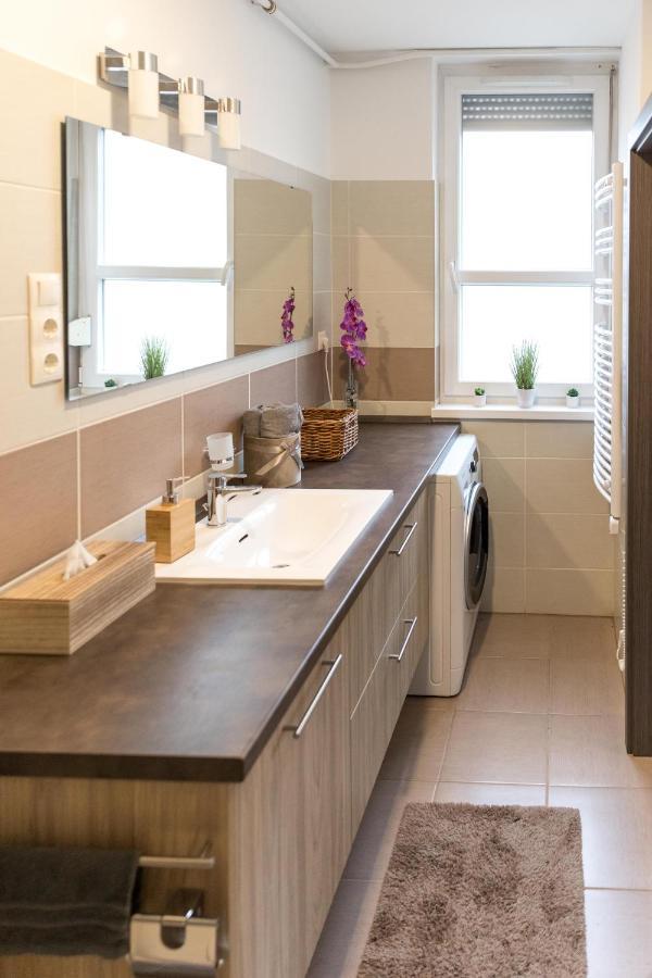 Sflower Apartman Eger Luaran gambar
